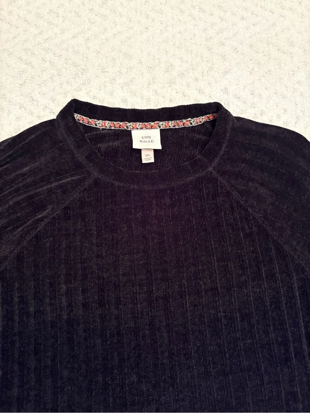 Knox Rose Black Chenille Sweater With Crochet Cut Out Sleeve Size XL Dark Boho